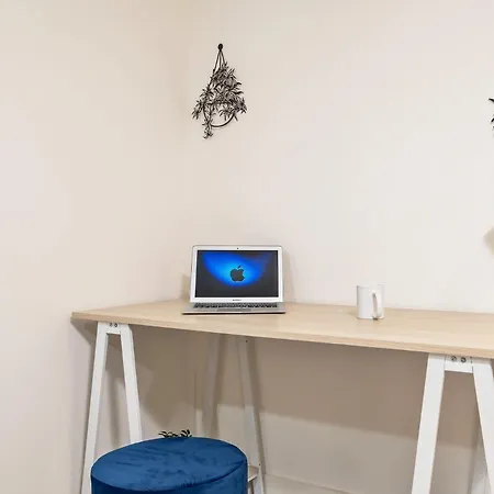 Spacious 1 Bedroom With 4k Cinema Experience By Haven Escapes In Bradford Bradford (West Yorkshire)