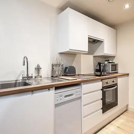 Spacious 1 Bedroom With 4k Cinema Experience By Haven Escapes In Bradford Apartment Bradford (West Yorkshire)