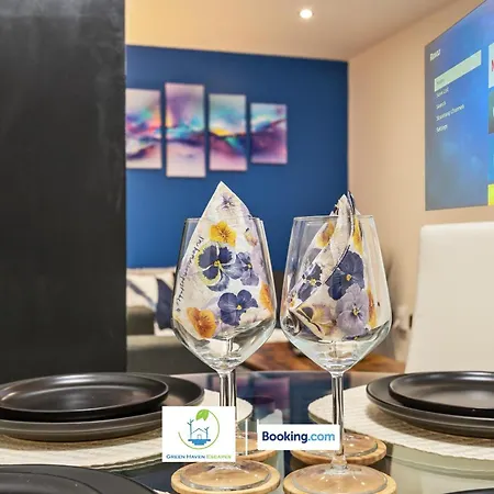 Apartment Spacious 1 Bedroom By Haven Escapes Short Lets & Serviced With 4k Cinema Experience